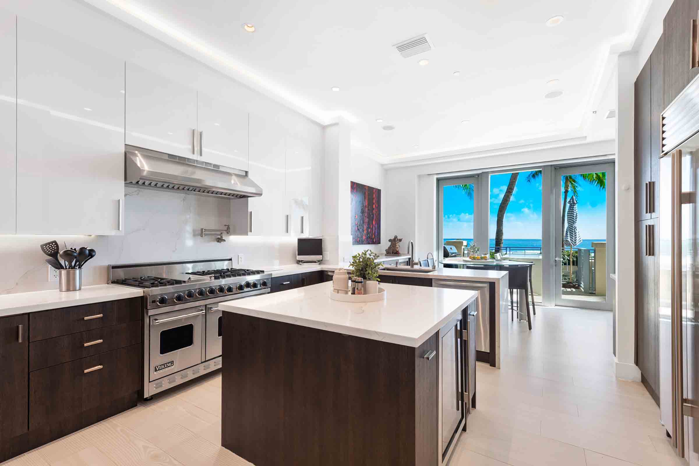 Bath Club Villa 3002 Kitchen View