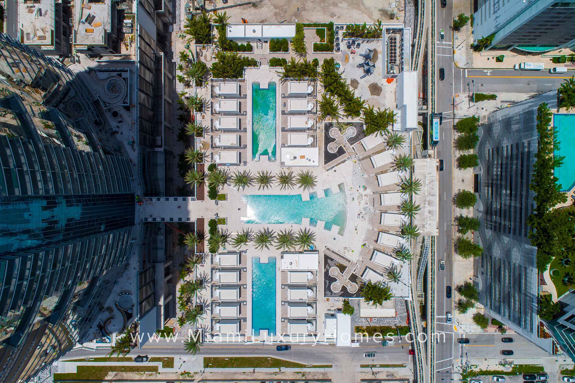 Aerial View of Paramount Miami Worldcenter Pool Deck