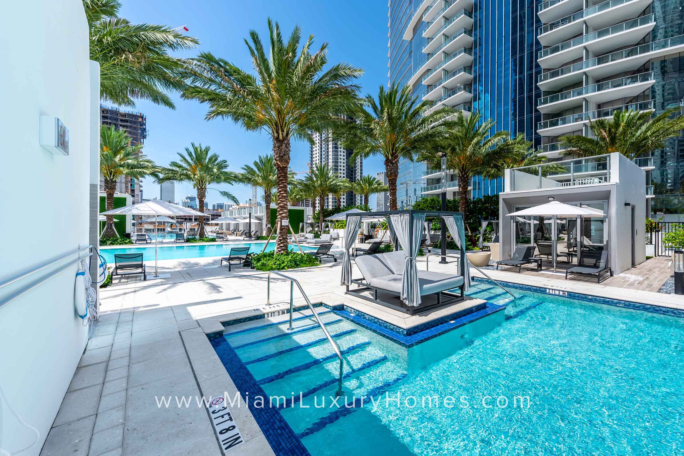 Paramount Miami Worldcenter Pool and Cabanas