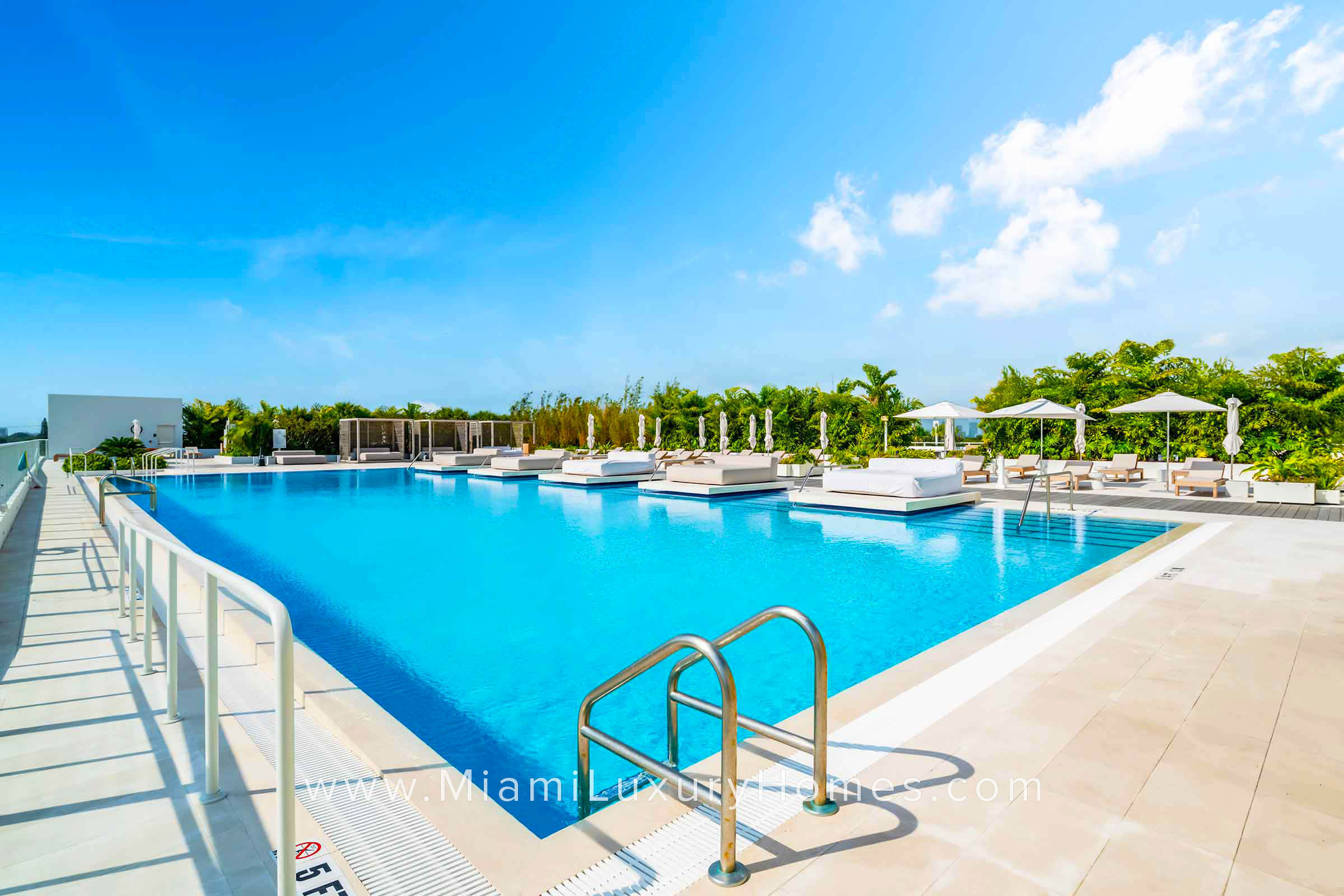 Ritz Carlton Residences Pool and Cabanas