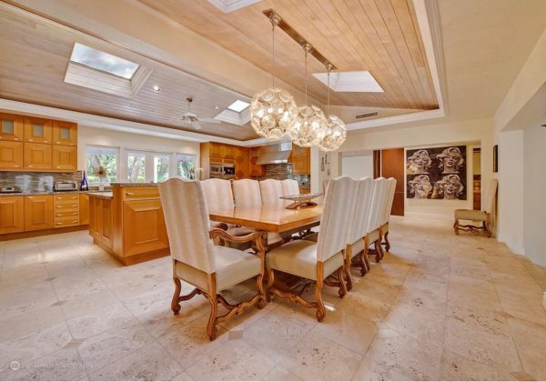 10100 Lakeside Drive Dining Room