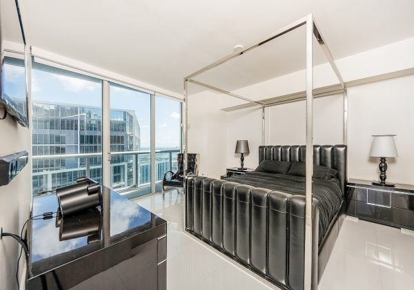 Icon Brickell Penthouse 5710 Master Bedroom
