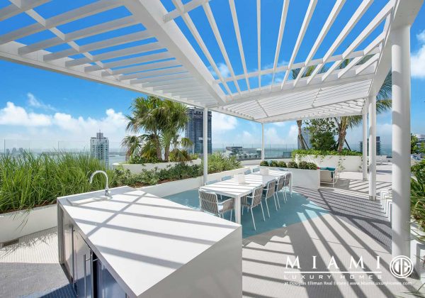 Brickell Heights East Tower Rooftop Summer Kitchen