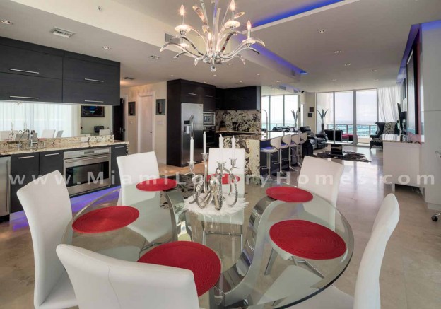 JUST LISTED | 900 Biscayne Bay Unit 5001 Offered at $1,295,000