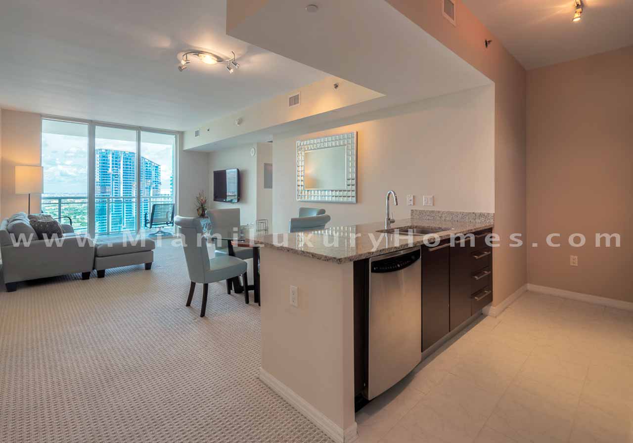 Plaza on Brickell Unit 3700 Flow Through