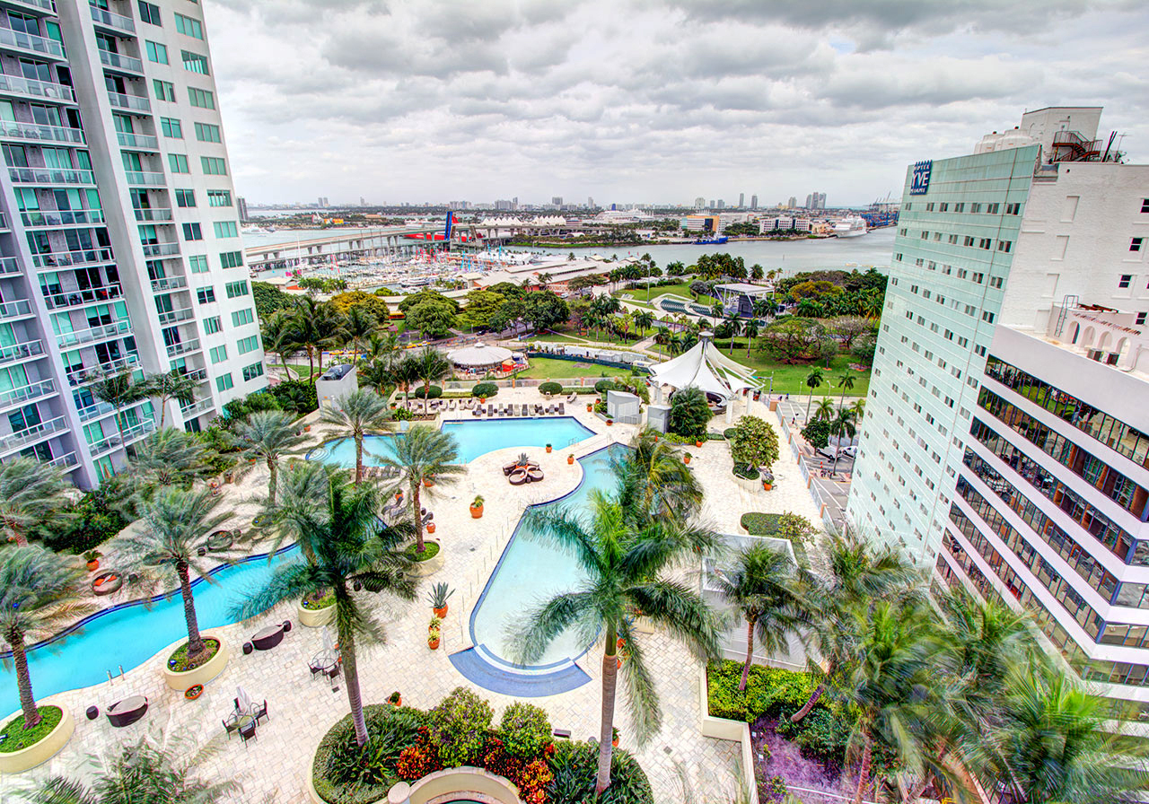 JUST LISTED | Vizcayne Condo w/Direct Water Views Offered at $525,000