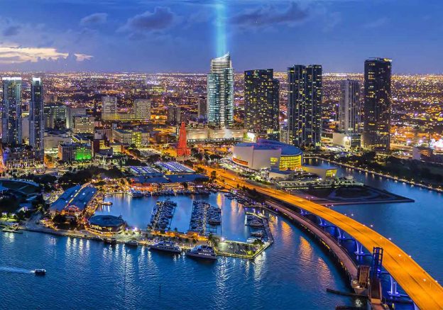 Paramount Miami Worldcenter Skyline