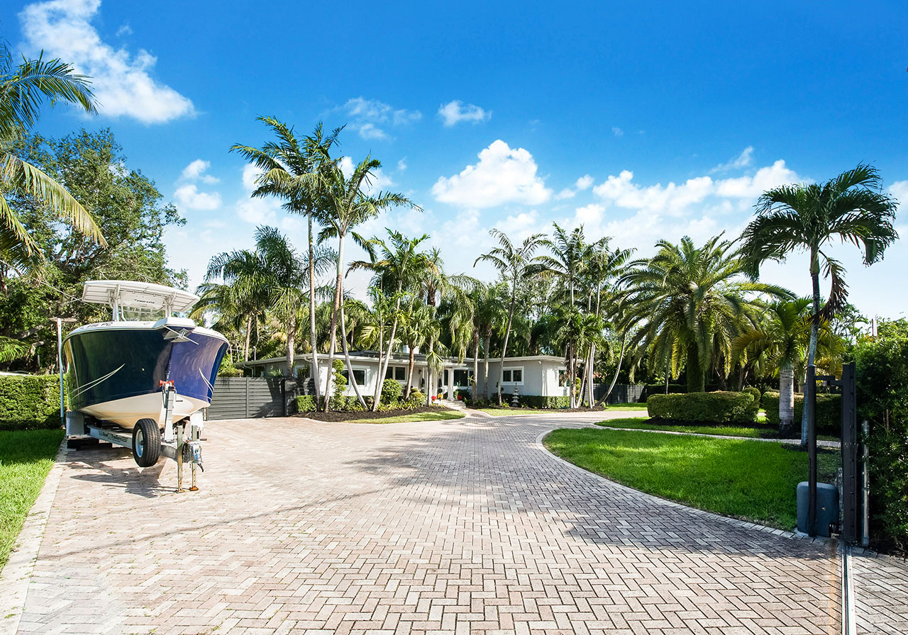 7135 SW 76th Street Circular Driveway 7135 SW 76th Street Circular Driveway