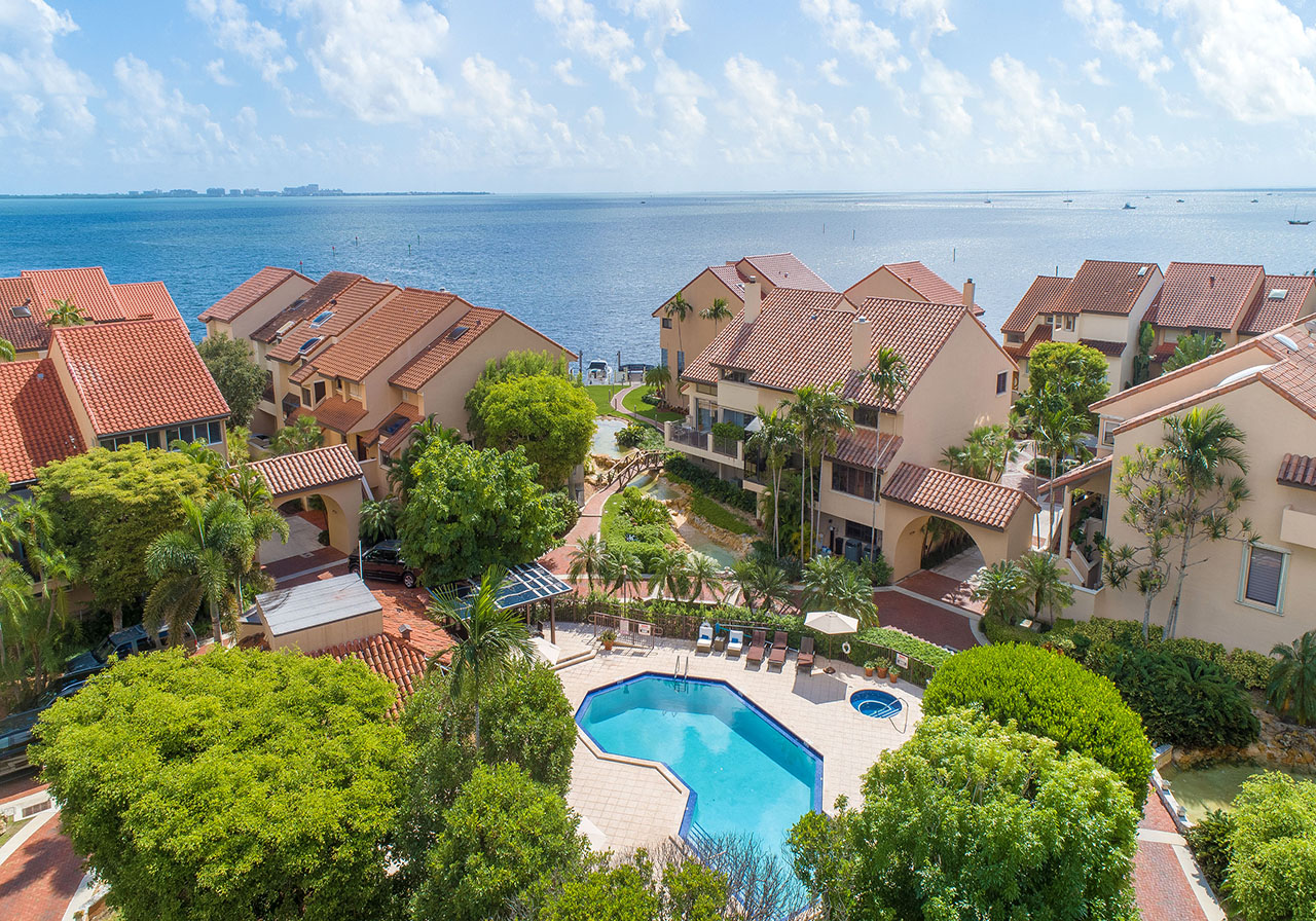 JUST LISTED | 5-Bed Home in Gated Waterfront L’Hermitage in Coconut Grove Offered at $1.749M $1,498,000