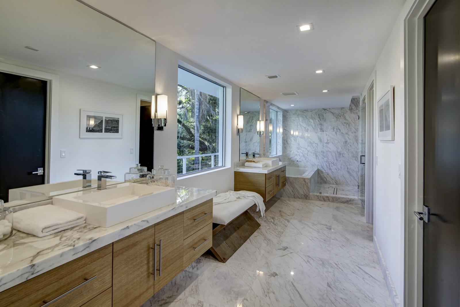 3737 Justison Road Master Bathroom 3737 Justison Road Master Bathroom