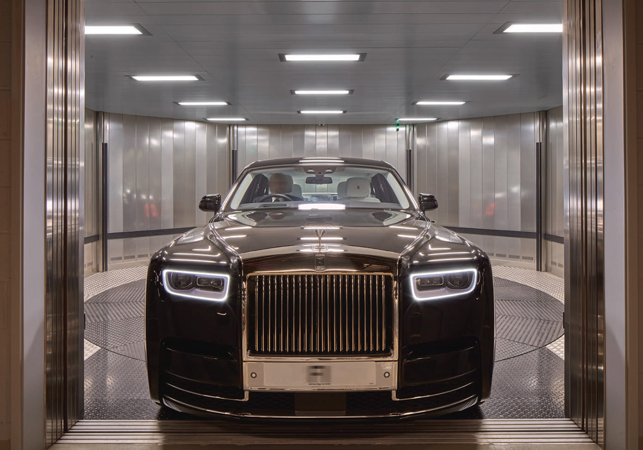 Clarges Mayfair in London Car Lift with Turning Circle Clarges Mayfair in London Car Lift with Turning Circle