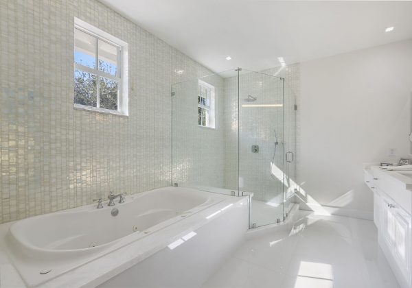 Master Bathroom Master Bathroom