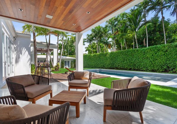 5763 North Bay Road Outdoor Patio 5763 North Bay Road Outdoor Patio