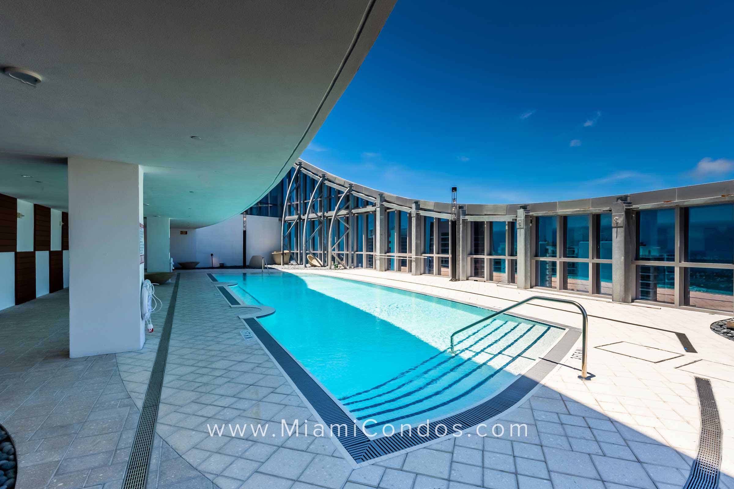 Paramount Miami Rooftop Swimming Pool
