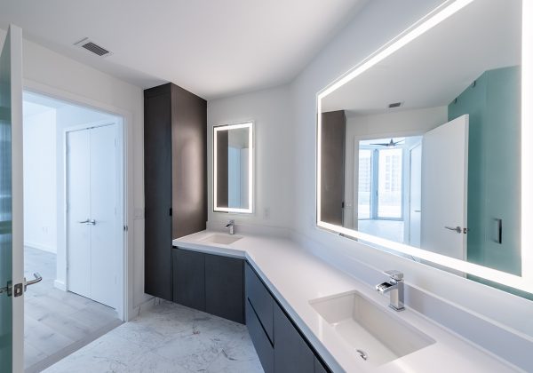 Paramount Miami Worldcenter Unit 1405 Master Bathroom