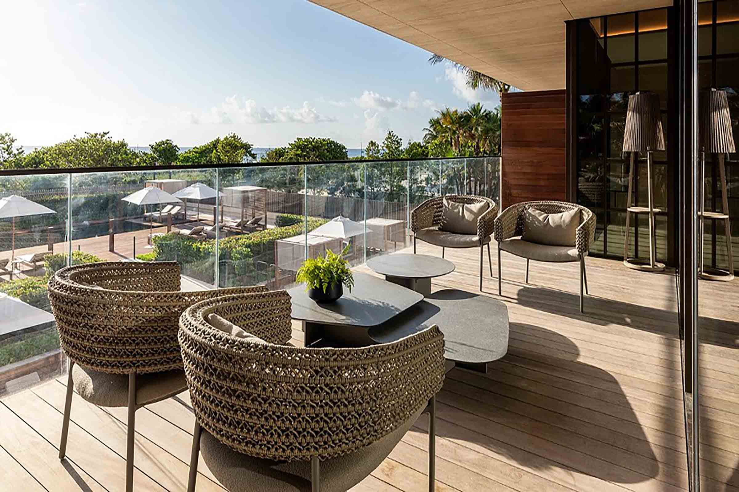 Arte Surfside 201 Outdoor Lounge