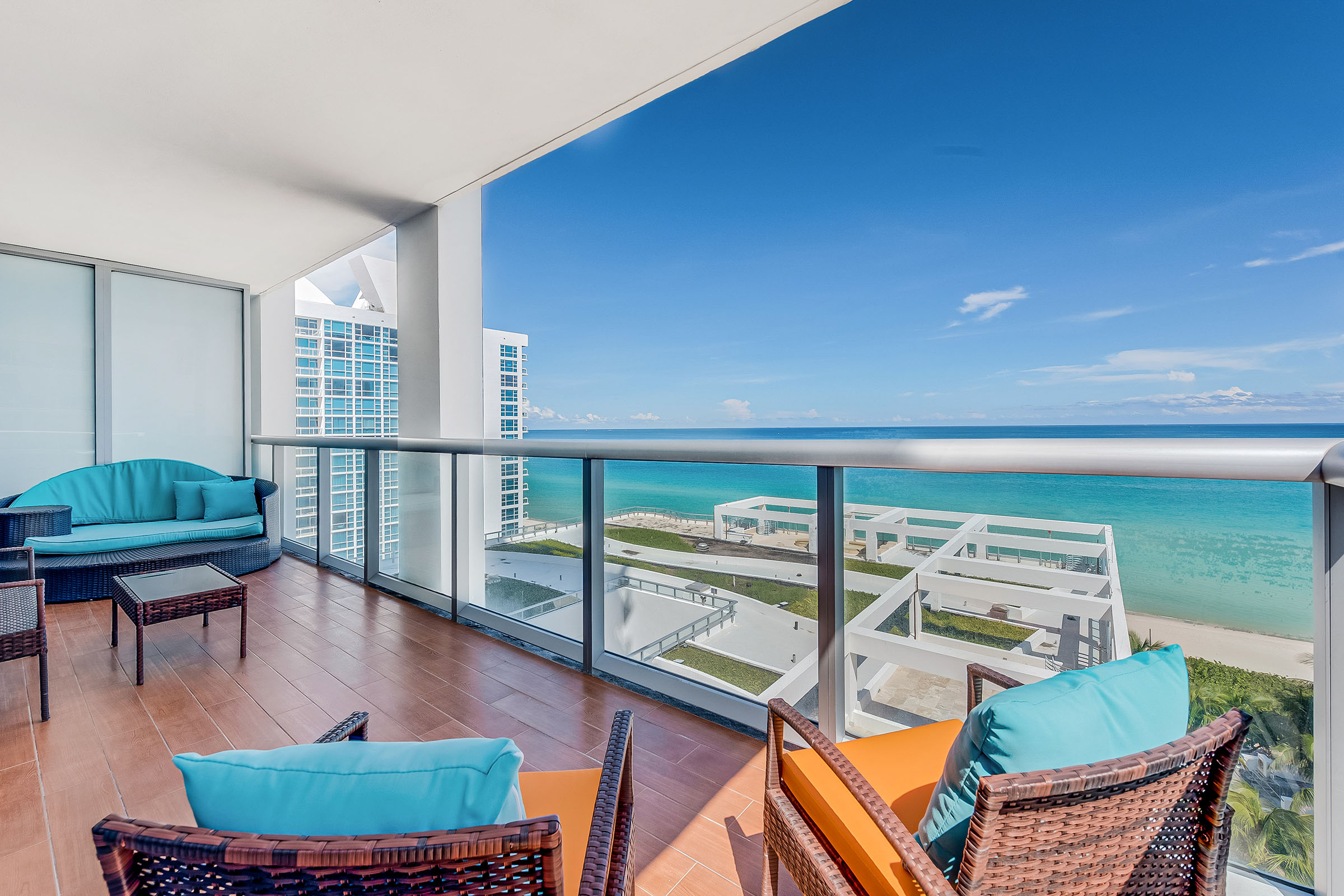 JUST LISTED | Turnkey Oceanfront 2-Bed/2-Bath Unit at The Carillon Miami Beach
