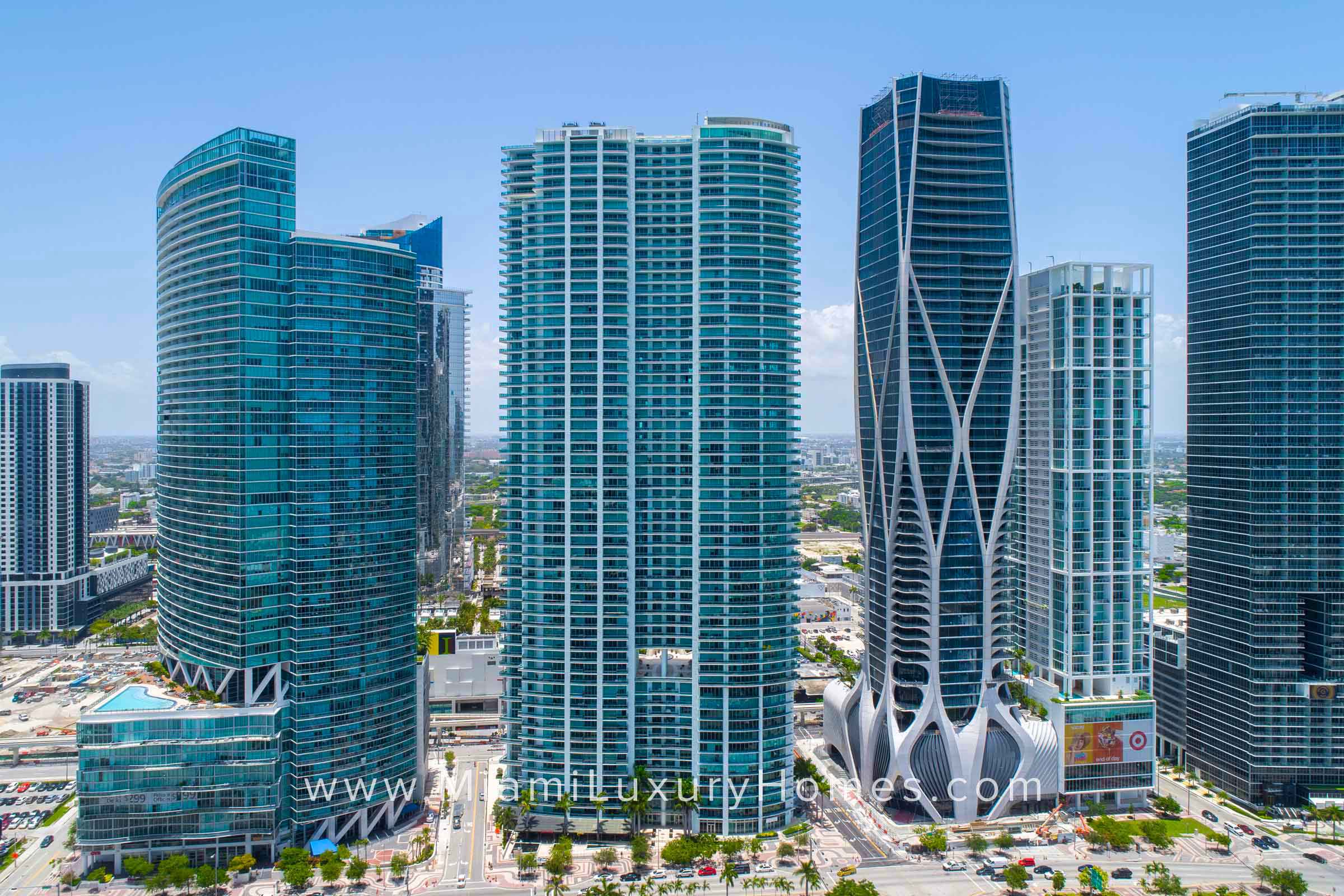 900 Biscayne Bay Condo Building in Miami