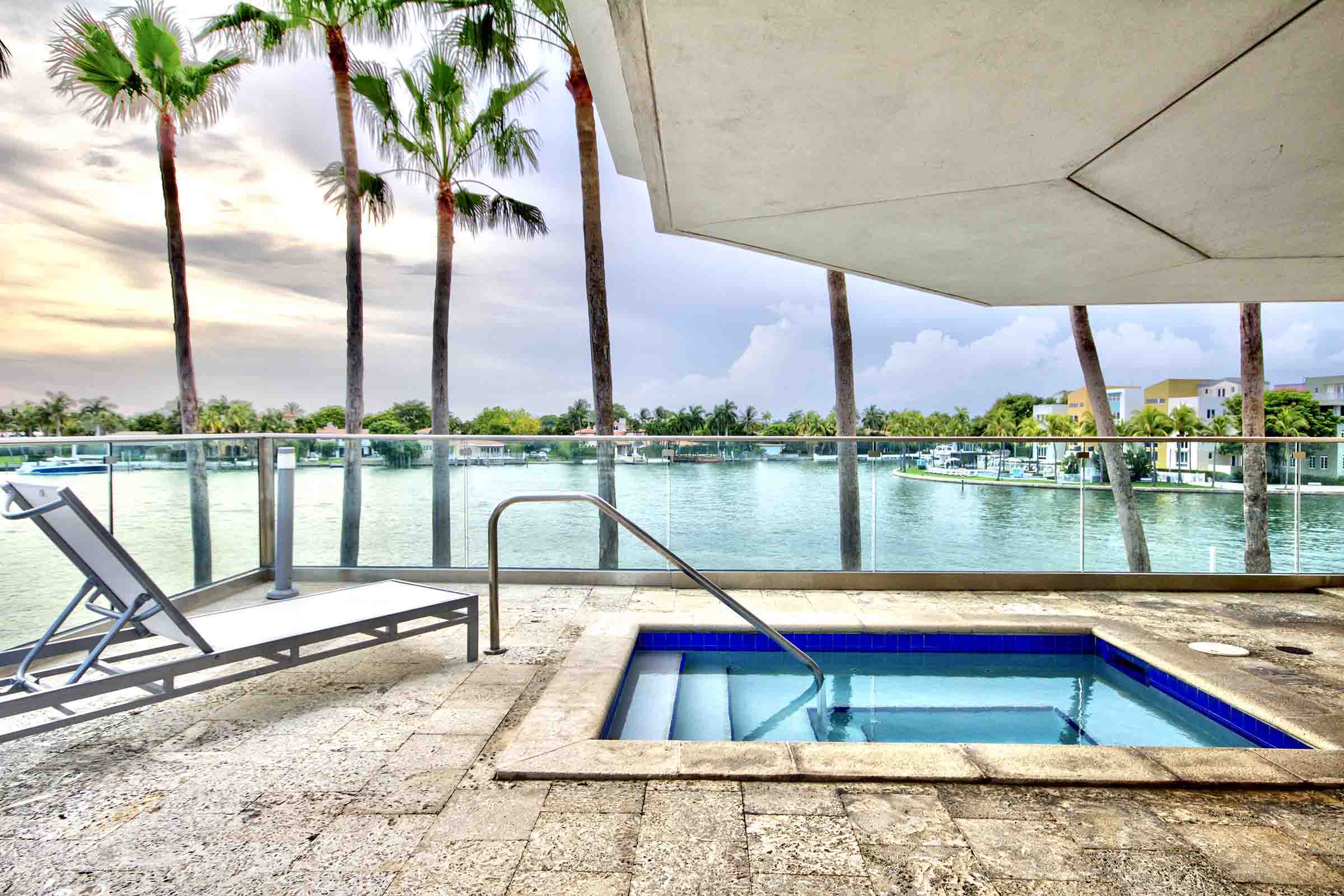 The Grandview Miami Beach Hot Tub
