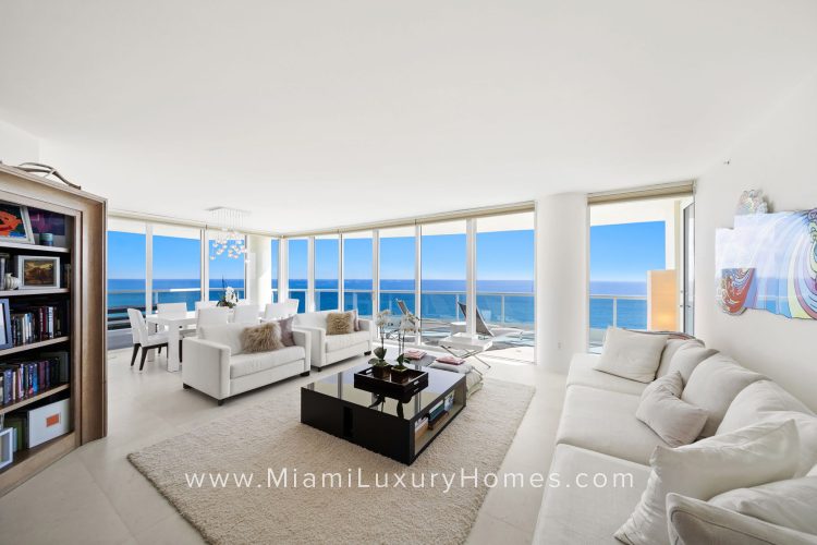 JUST LISTED | Updated LPH at Capobella With Endless Ocean & Bay Views + Separate Guest Suite