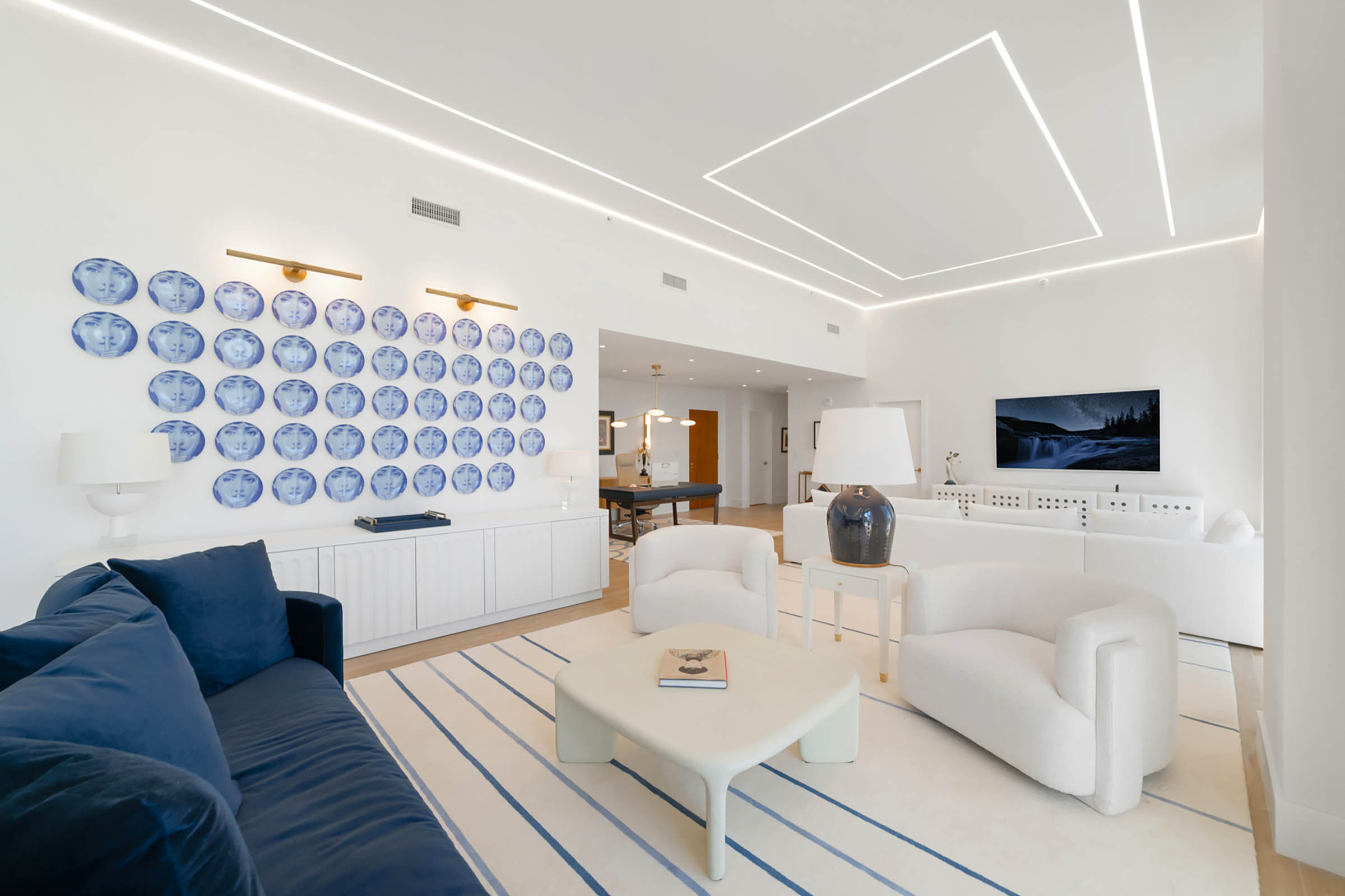 Mr. C Tigertail 802 Living Room Mr. C Tigertail 802 Living Room