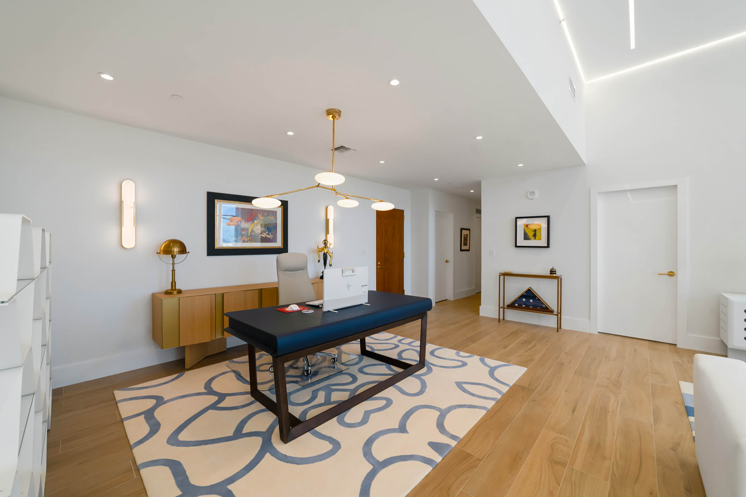 Mr. C Tigertail 802 Office Area Mr. C Tigertail 802 Office Area