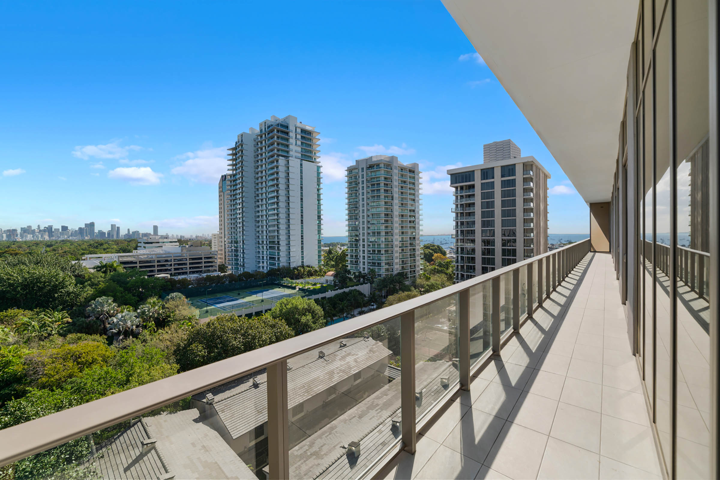 Mr. C Tigertail 802 Wrap Around Balcony Mr. C Tigertail 802 Wrap Around Balcony