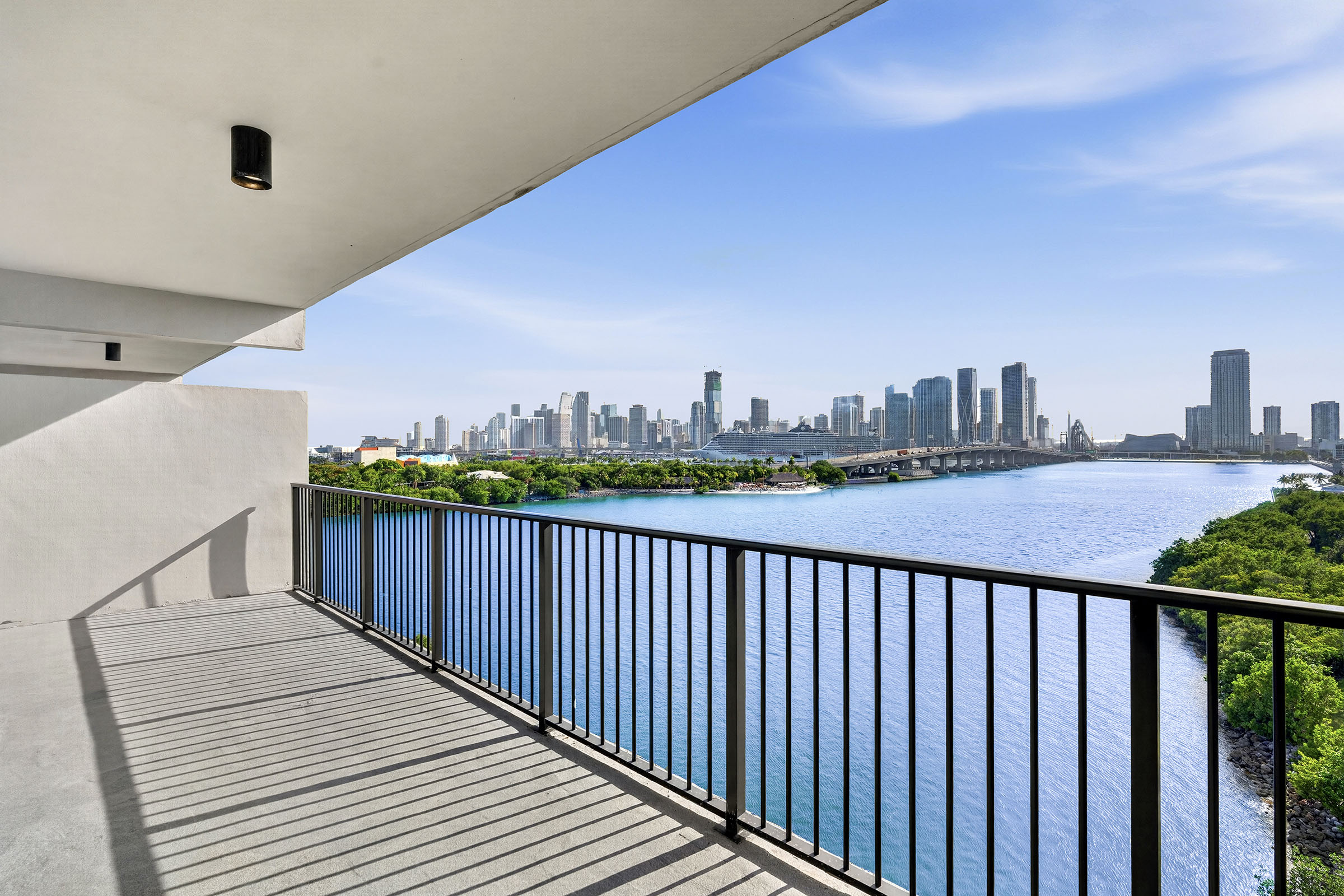 1000 Venetian Way Unit 810 Balcony Ocean View 1000 Venetian Way Unit 810 Balcony Ocean View