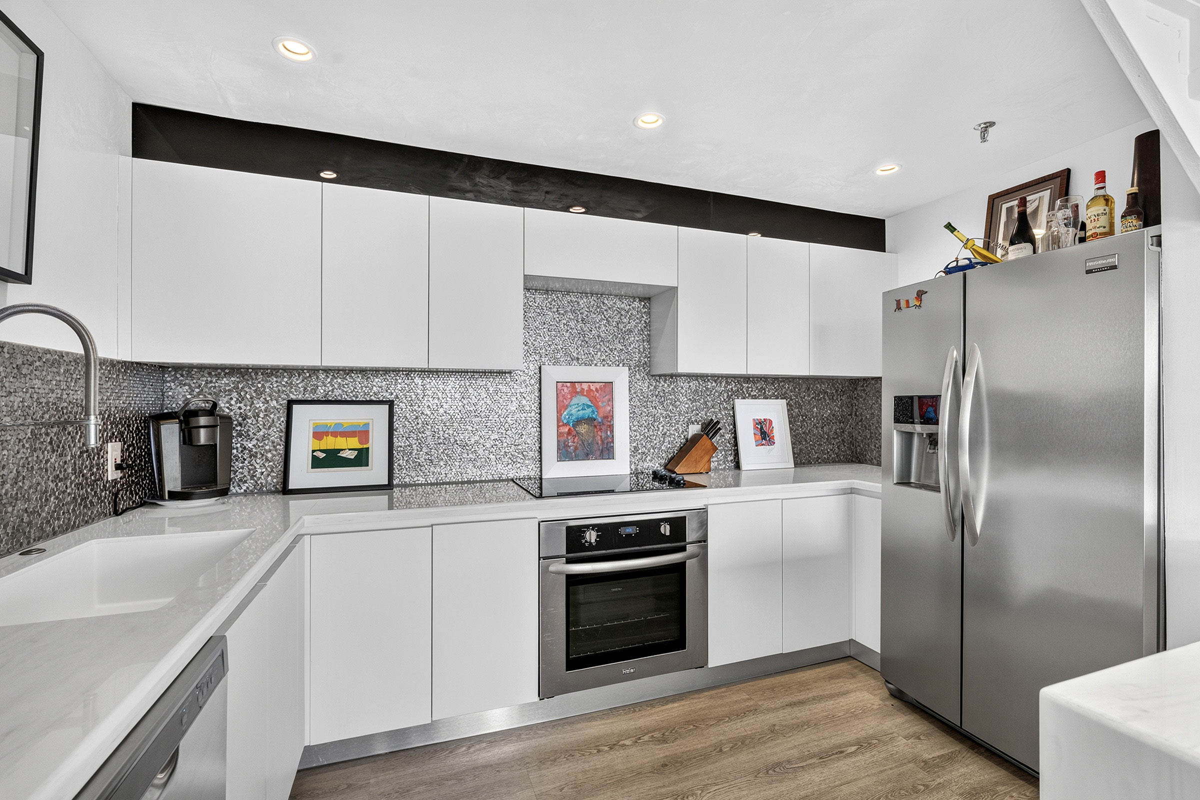 1000 Venetian Way Unit 810 Modern Kitchen 1000 Venetian Way Unit 810 Modern Kitchen